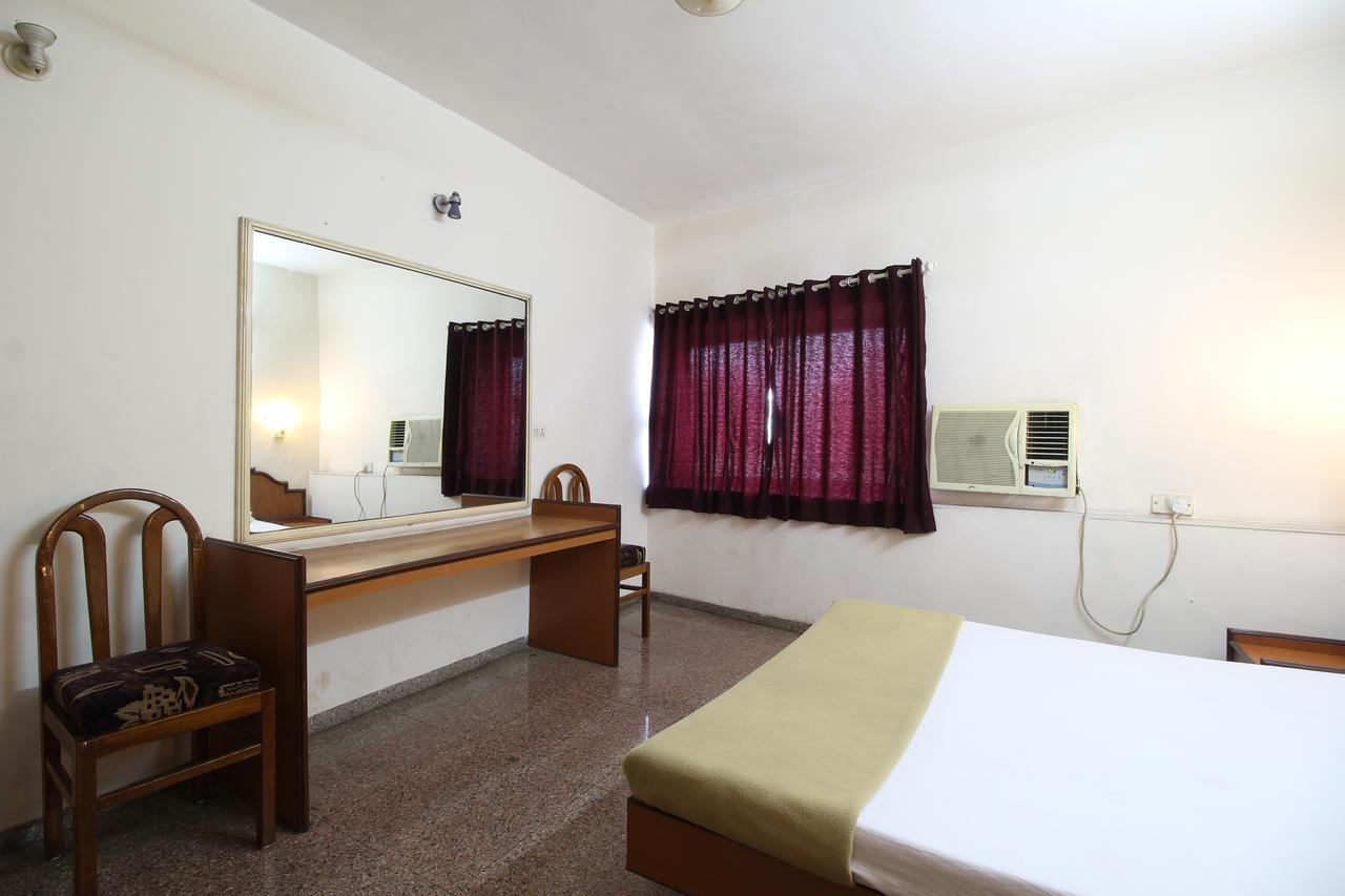 Soubhagya Inn Силваса Екстериор снимка